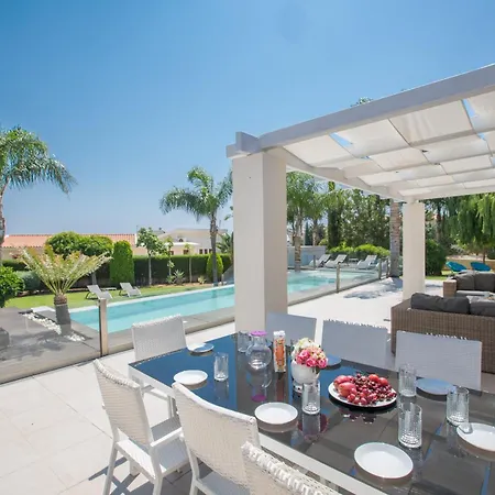 4 Schlafzimmer Mit Pool Im Zentrum Von *