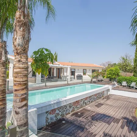 4 Schlafzimmer Mit Pool Im Zentrum Von * Protaras